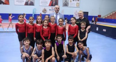 Çayırova’nın minik jimnastikçileri kürsüye çıktı
