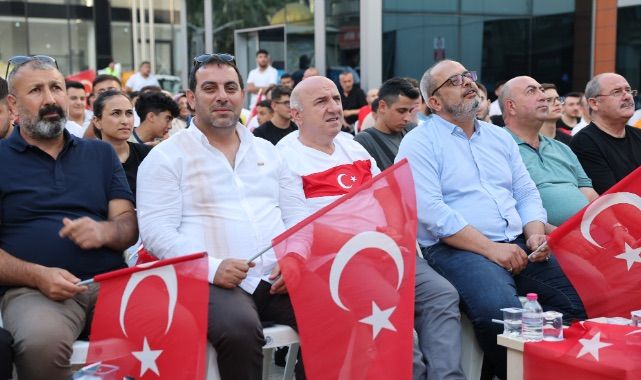 Darıca’da Milli maç heyecanı dev ekranda olacak!