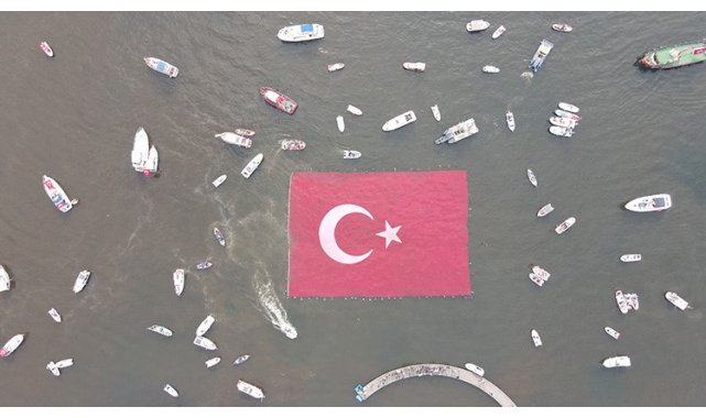 Darıca'da bin 923 metrekarelik dev Türk bayrağı açılacak