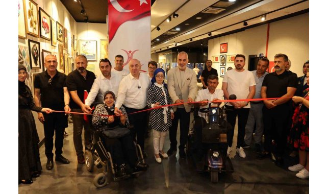 Engelsiz İzler sergisi ile eserlerini görücüye çıkardılar
