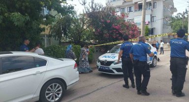 Evi terk eden eşine sinirlendi, çocuklarını rehin aldı