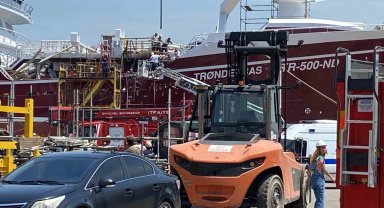 Gemide yangın çıktı, 4 işçi dumandan etkilendi