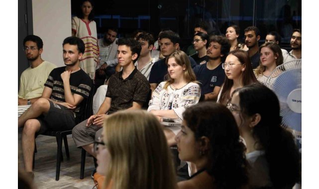 İngilizce öğrenmek isteyen gençlerin uğrak noktası