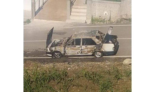Kocaeli'de park halindeki araçta yangın