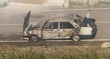 Kocaeli'de park halindeki araçta yangın