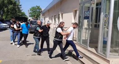 Kocaeli'de viyadük altına götürdükleri şahsı öldüresiye dövüp kameraya aldılar: 4 gözaltı