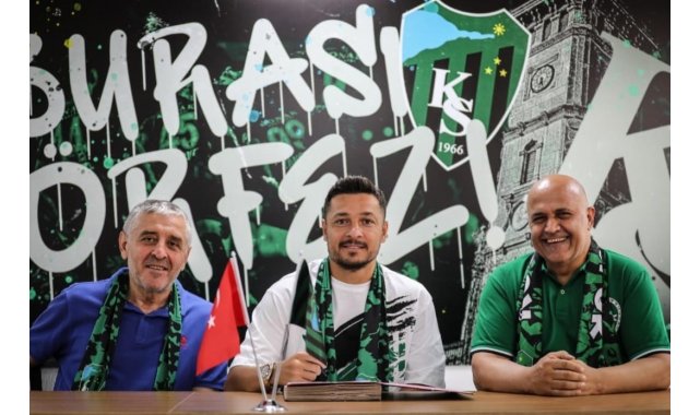 Kocaelispor, Ahmet Oğuz'u transfer etti