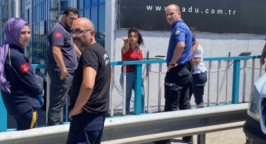 Köprüye çıkan genç kızı polis ikna etti