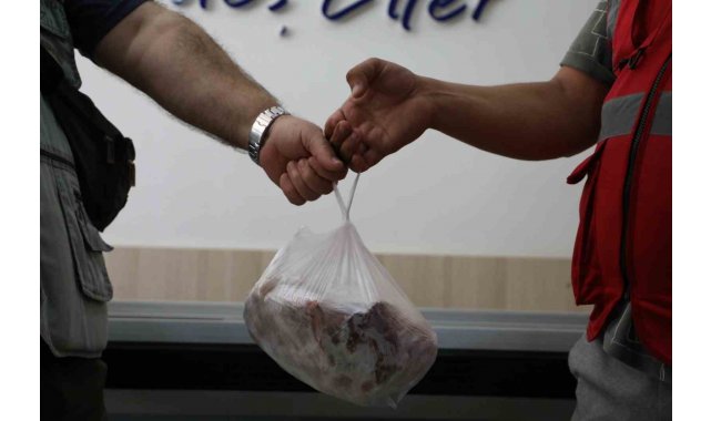 Kurban eti ihtiyaç sahiplerine ulaştırıldı