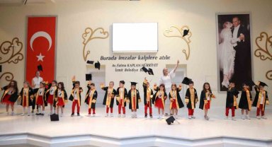 Minikler mezuniyet coşkusu yaşadı