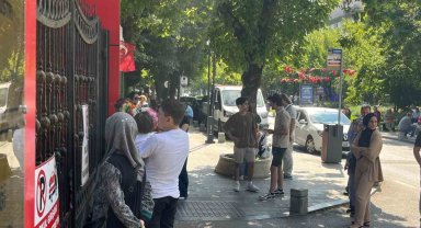 Öğrenciler salonda, veliler kapıda sınav heyecanı yaşadı