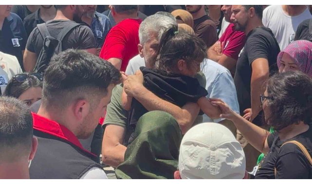 Öldürülen müdür yardımcısının iki çocuğundan babaya son bakış