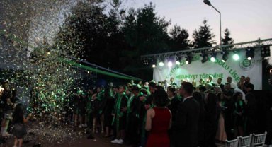 Servetiye Cephesi Proje Anadolu Lisesi ilk mezunlarını gururla uğurladı
