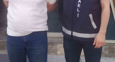 Uyuşturucu suçundan aranan şahıs kıskıvrak yakalandı