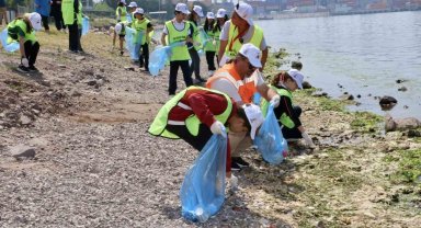 Yarımca Sahili'nde 150 kilogram atık toplandı