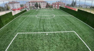 Ayazma Mahallesi'ne futbol sahası kazandırıldı