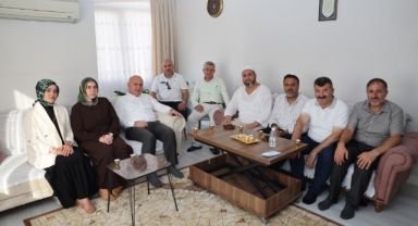 Başkan Bıyık, Hac vazifesini tamamlayan Darıcalıları ziyaret ediyor
