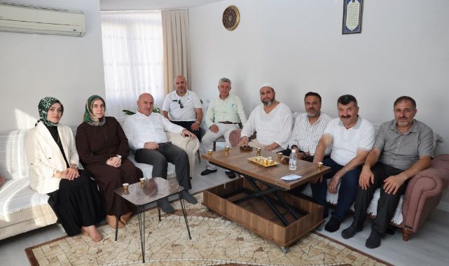 Başkan Bıyık, Hac vazifesini tamamlayan Darıcalıları ziyaret ediyor