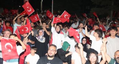 Çayırova’da Ay-Yıldızlı zafer coşkusu