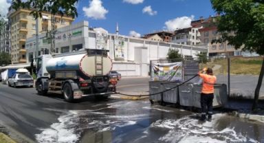 Çöp Konteynerleri Dezenfekte Ediliyor
