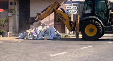 Dilovası'nda molozlar toplanıyor