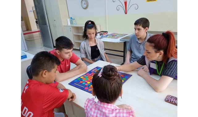 İzmit'te çocuklar zeka oyunlarıyla gelişiyor