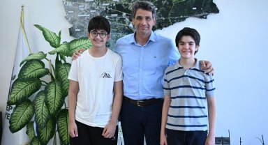 LGS'de 500 tam puan alan öğrencileri makamında kabul etti