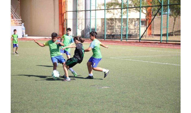 Minikler Pişmaniye Cup Futbol Turnuvasında kıyasıya mücadele etti