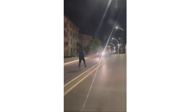 O kaçtı, polis kovaladı