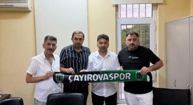 ŞAMPİYON HOCA, YUVADA KALDI