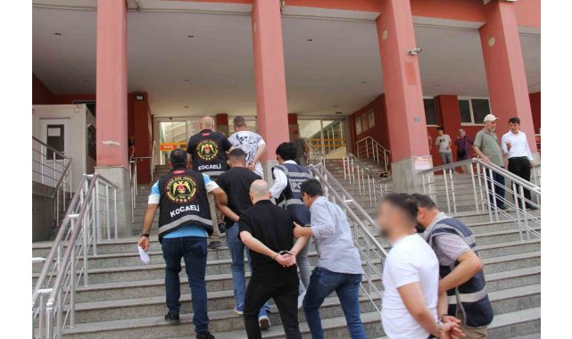 Sosyal medyadan provokatif paylaşıma 8 gözaltı