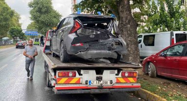 Tır ışıklarda bekleyen otomobillerin arasına daldı: 3 yaralı