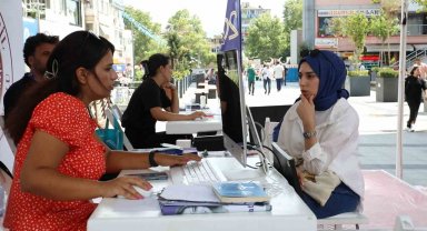 Üniversite adayları için ücretsiz danışmanlık desteği