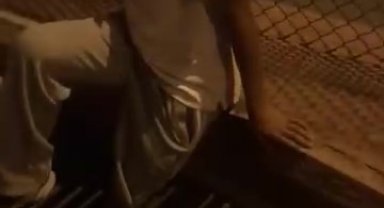 Ayağı mazgala sıkışan genci itfaiye kurtardı