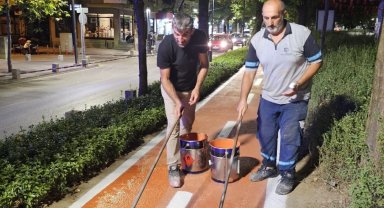 Cumhuriyet Bulvarı'nda bisiklet yolu yenilendi
