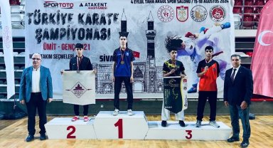 Darıcalı karateciler Sivas'tan madalyalarla döndü