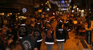 İzmit'te 2 günde 958 şahıs ve 45 araç polis kontrolünden geçti