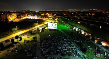 Kartepe'de açık havada sinema keyfi