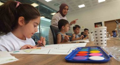 Sanat atölyeleri çocukların yazına renk katıyor