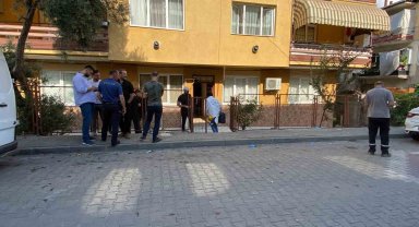 Abisiyle yaşadığı evde bıçaklanmış halde ölü bulundu