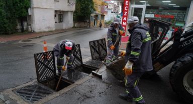 Fen işlerinden mazgal temizliği