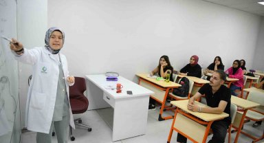 Gençlik merkezinde ilk ders başladı