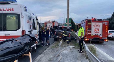 Kocaeli'de feci kaza: Araç bariyere saplandı, sürücü hayatını kaybetti