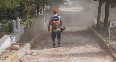 Körfez'de mezarlık bakımları devam ediyor