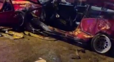 Otomobil belediye otobüsüne çarptı: 1 ölü, 3 yaralı