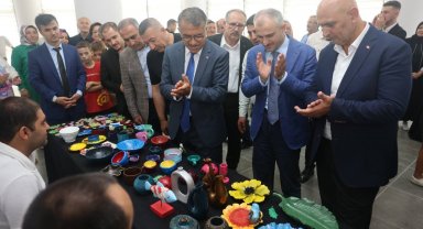 Özel bireylerin el emekleri sergilendi