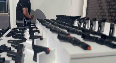 TEM'de durdurulan 3 araçtan 101 adet tabanca çıktı