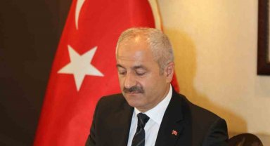Üniversiteyi kazanan gençlere 5 bin TL'lik destek