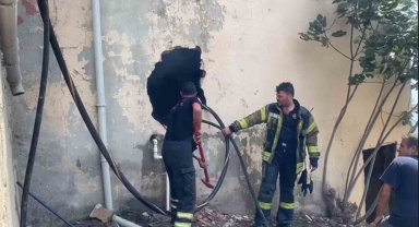 Yangında mahsur kalan 4 kişi itfaiye ekipleri tarafından kurtarıldı