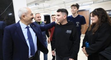 Büyükgöz’den ‘güzide’ gençlere tatlı sürpriz